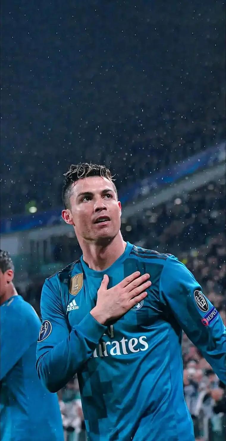 2-1，25岁英格兰国脚一剑封喉，率队2连胜反超切尔西，逼近前三