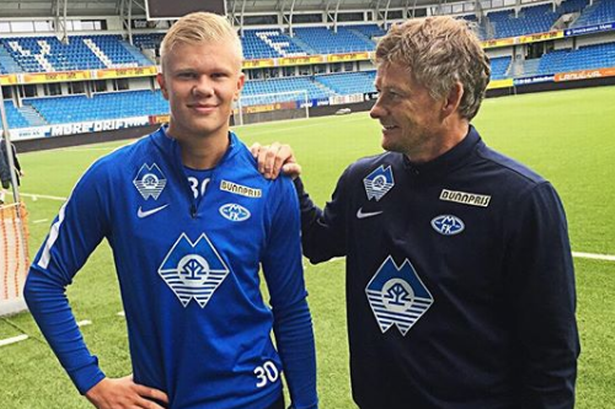 太阳报：女演员悉尼妹恢复单身后收到了大量英超球星的私信