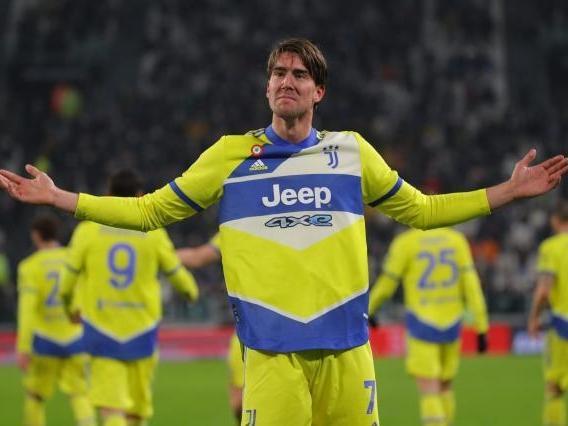 美职联2025年常规赛最佳阵：梅西领衔，布安加、伊万德入选